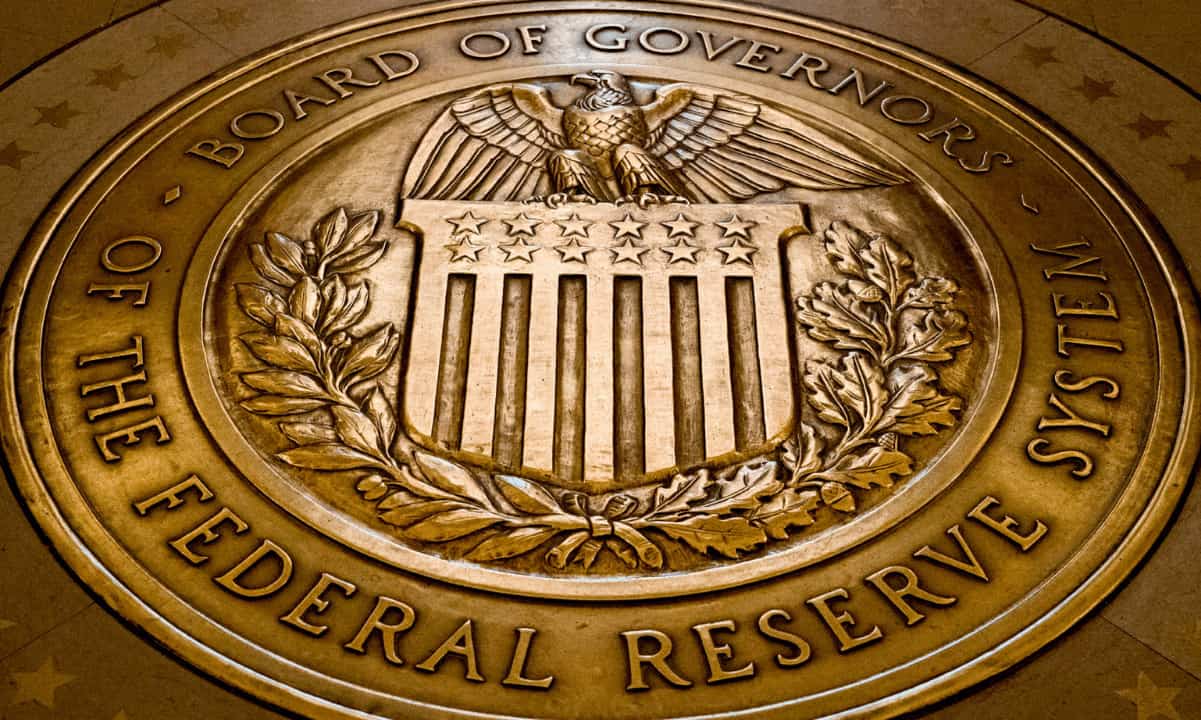 Fed Rate Cuts Hold the Key to Decoding Bitcoin’s Cyclical Behavior
